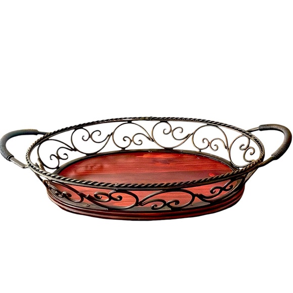 EUC! TEMP-TATIONS CAST IRON AND WOOD SERVING TRAY - Picture 8 of 11